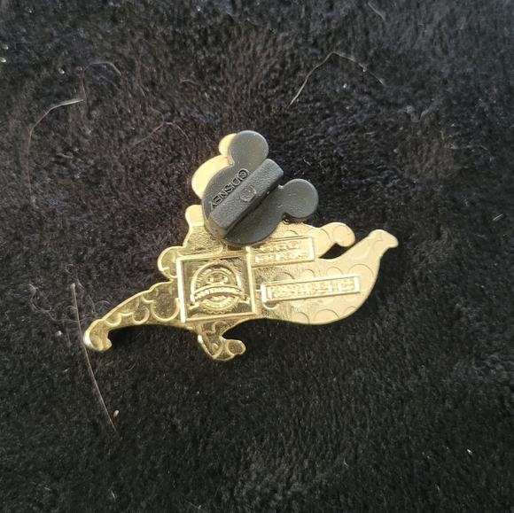 Disney Pins - Picture 7 of 7
